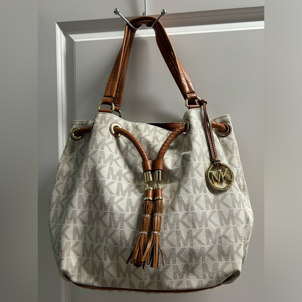 Michael Kors Jet Set Gathered Large Tote EEUC